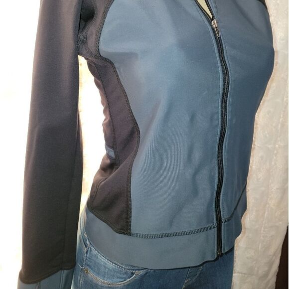 Patagonia full zip track / cycling jacket  with back pocket (small) - Picture 3 of 9